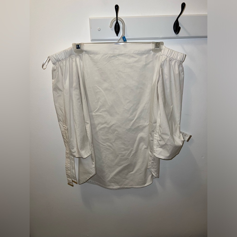 Dynamite off the shoulder Blouse